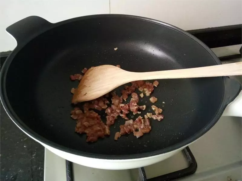 這個蛋炒飯真好吃,不用新鮮雞蛋炒,特別香,三口兩口就吃光一大碗!