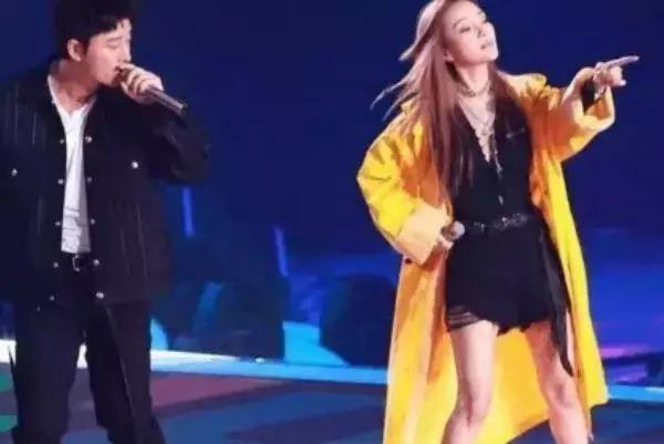 風波半年後,李小璐還是那個李小璐,賈乃亮卻是再也回不去了