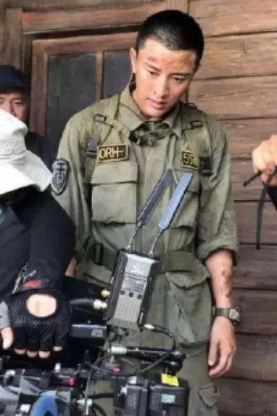 風波半年後,李小璐還是那個李小璐,賈乃亮卻是再也回不去了