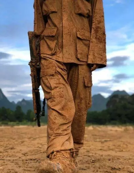 風波半年後,李小璐還是那個李小璐,賈乃亮卻是再也回不去了