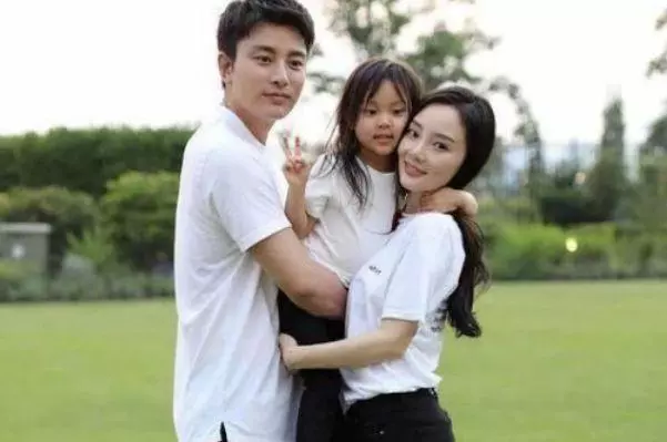風波半年後,李小璐還是那個李小璐,賈乃亮卻是再也回不去了