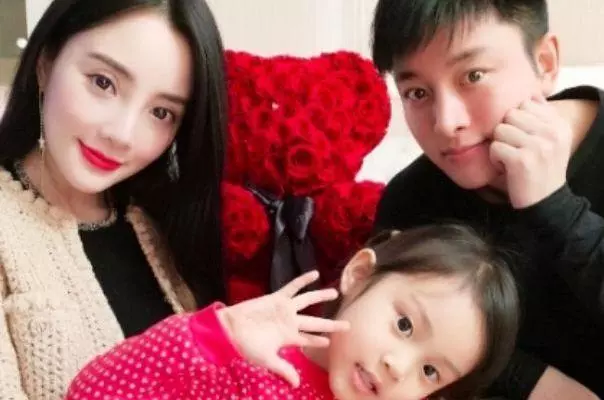 風波半年後,李小璐還是那個李小璐,賈乃亮卻是再也回不去了