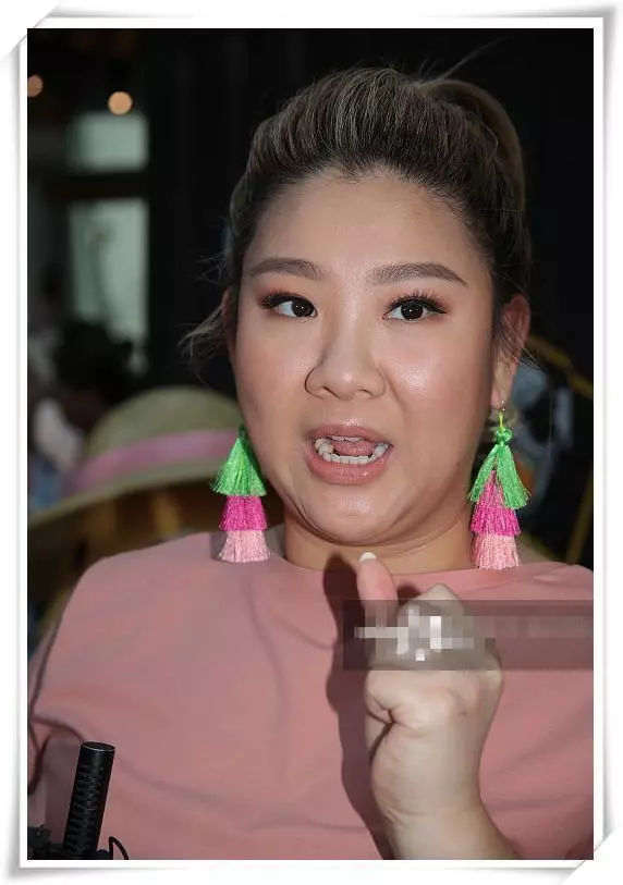 當180斤鄭欣宜和70斤魯豫同穿粉色裙,你還會覺得微胖也很好看嗎?