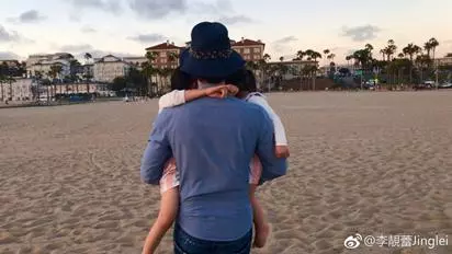 王力宏為3胎兒子休假2月,陪老婆海邊養胎,李靚蕾超大孕肚曝光!