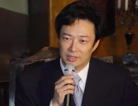 費玉清「身價破10億」忠孝東路每段都有房 好友偷爆料「他都打包人家吃剩的」生活超節儉 - 讀讀