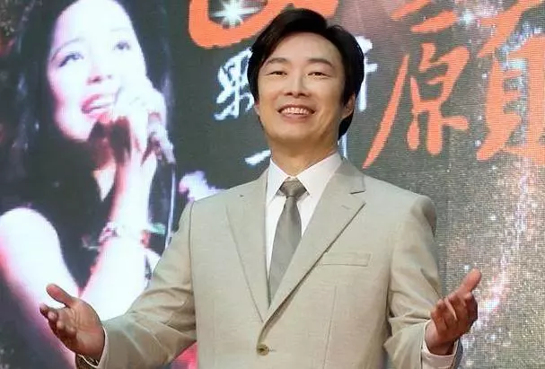費玉清「身價破10億」忠孝東路每段都有房 好友偷爆料「他都打包人家吃剩的」生活超節儉 - 讀讀