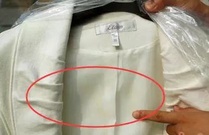 衣服發黃變髒不要扔,巧用妙招和清潔工具,讓你的衣服恢復亮白! - 讀讀