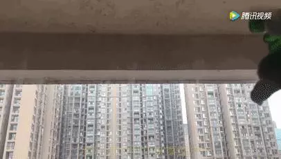 睡前把牙膏塗抹在腳底,沒想到還有這個妙用!