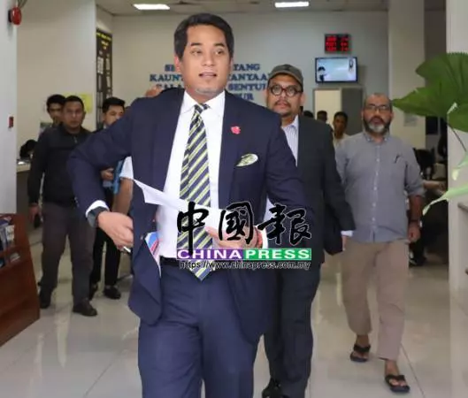前朝退稅金180億不翼而飛! 凱里到底在演哪齣戲啊?對那吉落井下石!或真心助林冠英報案?
