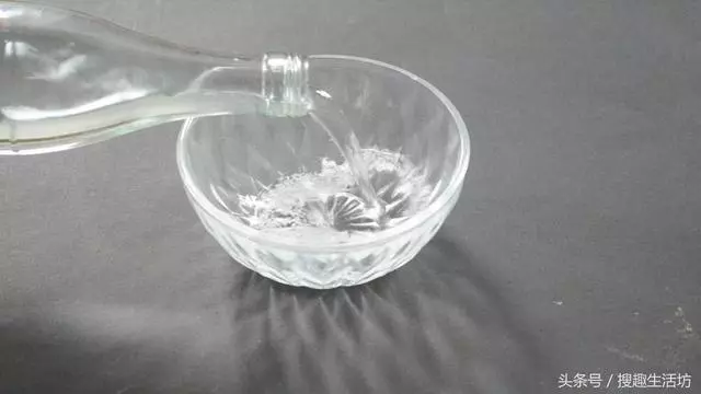 晚上不用點蚊香了,床邊放一個易拉罐,一整晚都不會有蚊子來咬你