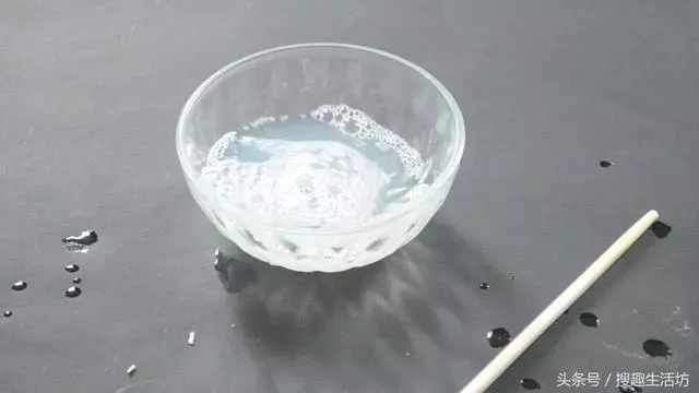 晚上不用點蚊香了,床邊放一個易拉罐,一整晚都不會有蚊子來咬你