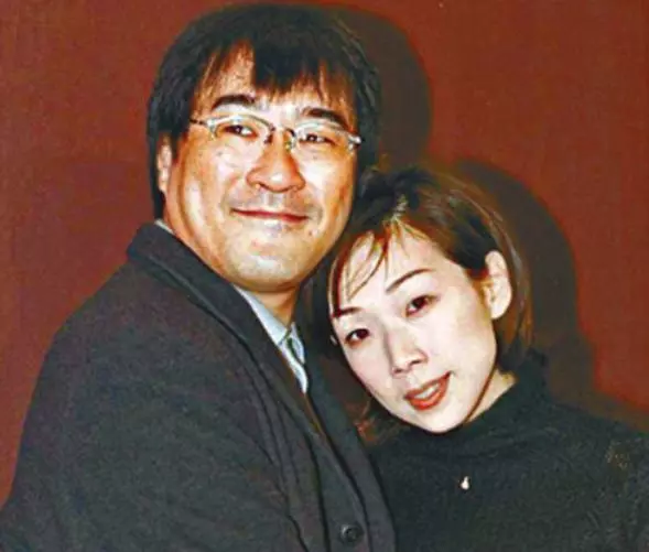 60歲李宗盛三婚生活幸福,33歲老婆正面照曝光,網友調侃:要注意身體啊!