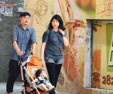 結婚啦!55歲前TVB綠葉,和小16歲女友秘密註冊低調處理婚事