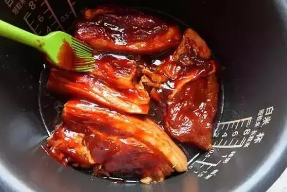 和大家分享超級簡單的電飯煲做法,味道超級棒好吃,再也不用花錢在外面買了。