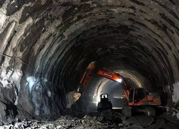 中國75個月鑿出這兩條「巨龍」,印度不解:中國到底想幹什麽?