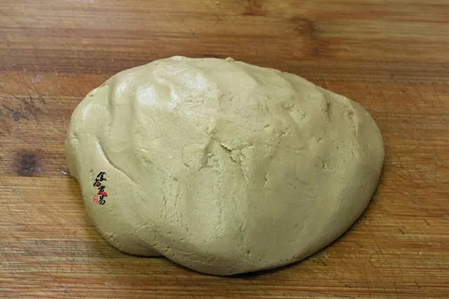 糯米小吃這樣做,超簡單,不煮不炸不用煎,餡料撒外面,香甜軟糯又筋道!