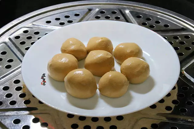 糯米小吃這樣做,超簡單,不煮不炸不用煎,餡料撒外面,香甜軟糯又筋道!