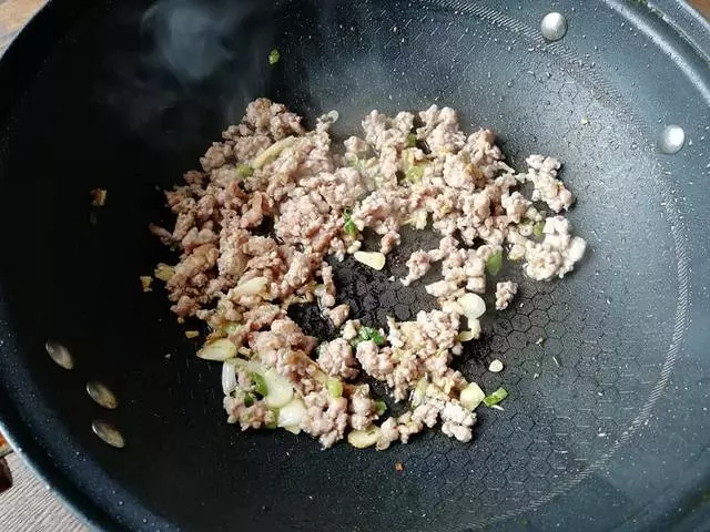 常吃些這個蔬菜,教你這個做法,又鮮又脆嫩,超級下飯!