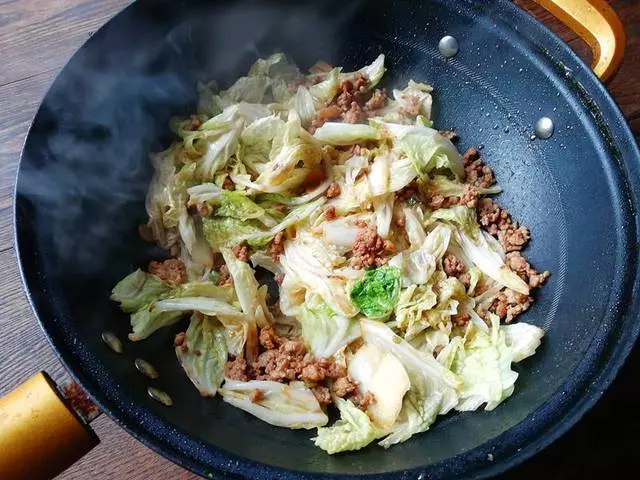 常吃些這個蔬菜,教你這個做法,又鮮又脆嫩,超級下飯!