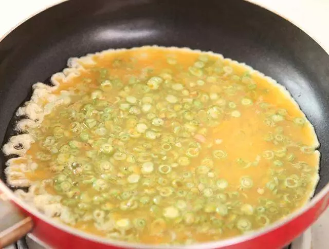 婆婆把豆角和雞蛋一起煎,做出來的早餐都搶著吃,很少有人這樣做!