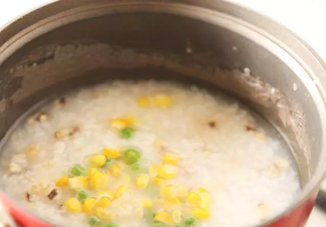 教大家一道香菇雞肉粥,多喝能養胃,好喝的根本停不下來!