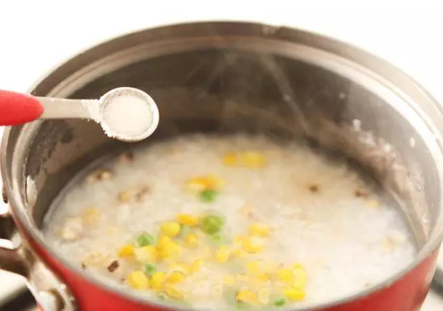 教大家一道香菇雞肉粥,多喝能養胃,好喝的根本停不下來!