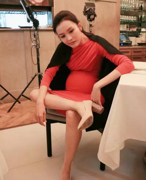 【女神都是靠整容?!】李佳芯入行前「黑歷史崩壞照」大公開,嚇傻網民:做麼以前醬樣衰的…