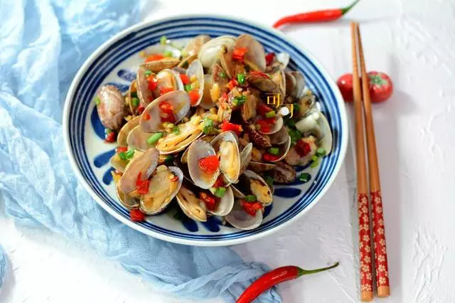 夏天最受歡迎的小海鮮就屬它,5元錢炒一盤,香辣美味,啤酒搭檔