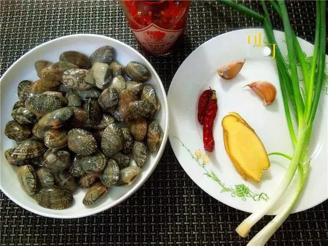 夏天最受歡迎的小海鮮就屬它,5元錢炒一盤,香辣美味,啤酒搭檔