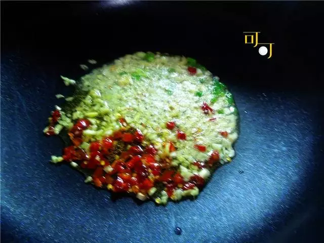 夏天最受歡迎的小海鮮就屬它,5元錢炒一盤,香辣美味,啤酒搭檔
