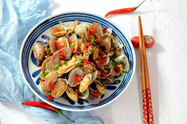 夏天最受歡迎的小海鮮就屬它,5元錢炒一盤,香辣美味,啤酒搭檔