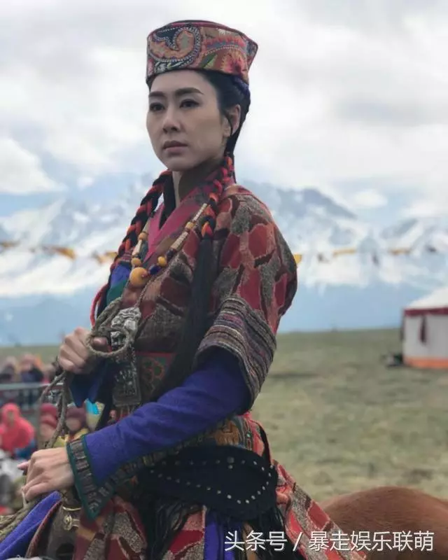 不愧是TVB視後!胡定欣拍攝新劇意外墜馬,她還面不改色不喊卡!
