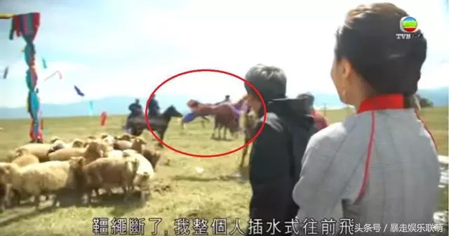 不愧是TVB視後!胡定欣拍攝新劇意外墜馬,她還面不改色不喊卡!