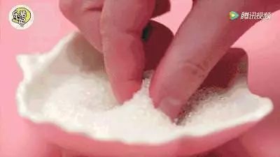 衣服不管染上什麼汙漬,只要用「這一招」都能洗掉!簡直太實用了