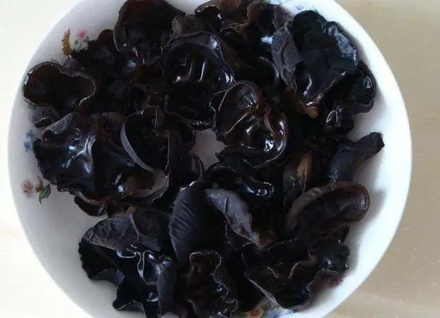 痔瘡「最怕」的幾種食物,堅持每天吃一點,趕走痔瘡一身輕鬆!