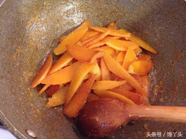 吃完的柳丁不要扔,教你自己做橙皮糖,比外面買的好吃多了~