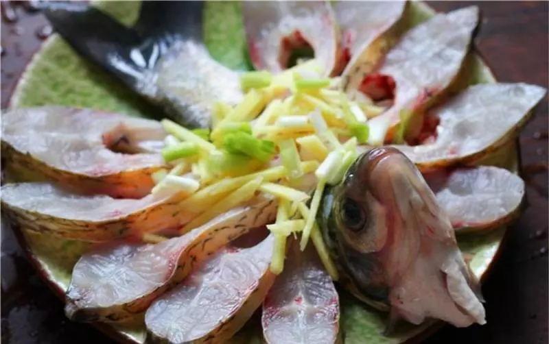 這方法蒸魚的方法真厲害,要是端上桌請客吃飯一定特有面子!