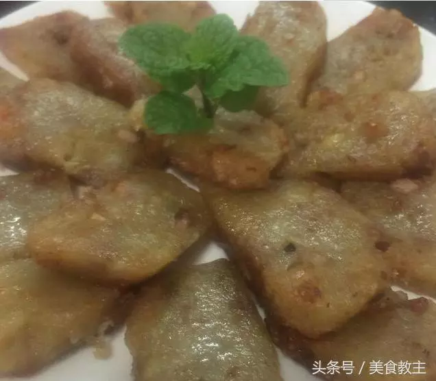 老媽自製土豆粿,做法超簡單,比蘿蔔糕還要好吃,很多人都沒吃過!