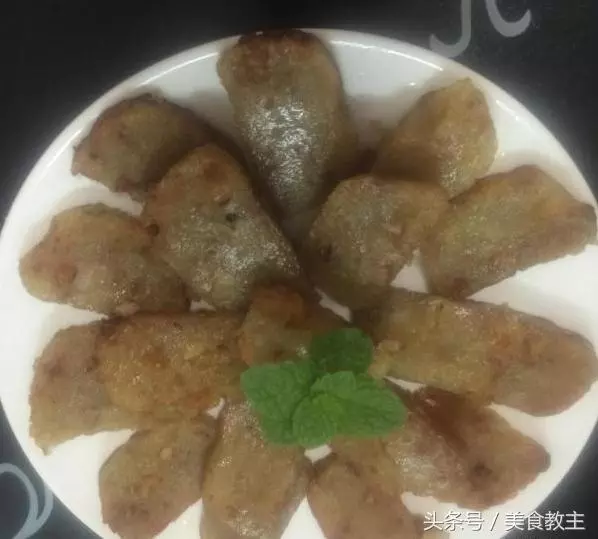 老媽自製土豆粿,做法超簡單,比蘿蔔糕還要好吃,很多人都沒吃過!