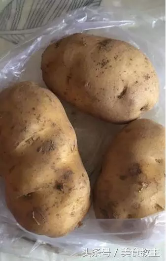 老媽自製土豆粿,做法超簡單,比蘿蔔糕還要好吃,很多人都沒吃過!