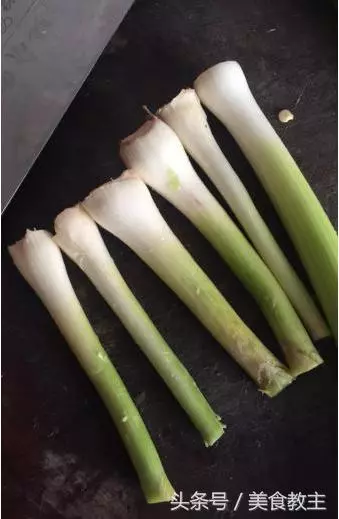 老媽自製土豆粿,做法超簡單,比蘿蔔糕還要好吃,很多人都沒吃過!