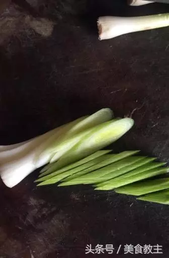 老媽自製土豆粿,做法超簡單,比蘿蔔糕還要好吃,很多人都沒吃過!
