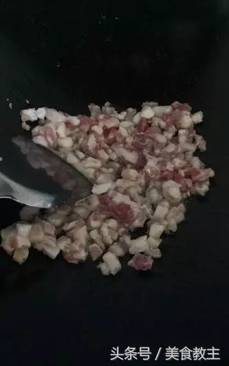老媽自製土豆粿,做法超簡單,比蘿蔔糕還要好吃,很多人都沒吃過!