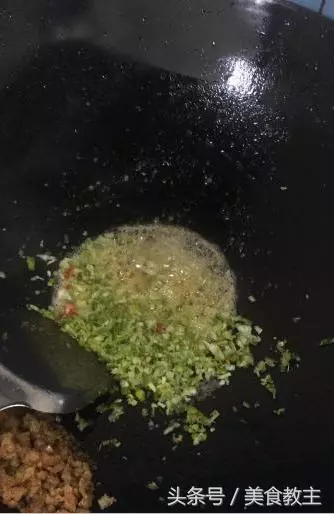 老媽自製土豆粿,做法超簡單,比蘿蔔糕還要好吃,很多人都沒吃過!