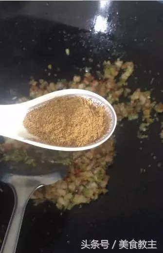 老媽自製土豆粿,做法超簡單,比蘿蔔糕還要好吃,很多人都沒吃過!