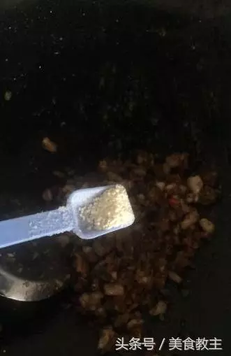 老媽自製土豆粿,做法超簡單,比蘿蔔糕還要好吃,很多人都沒吃過!