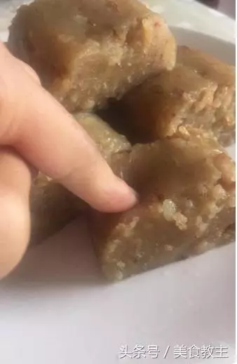 老媽自製土豆粿,做法超簡單,比蘿蔔糕還要好吃,很多人都沒吃過!