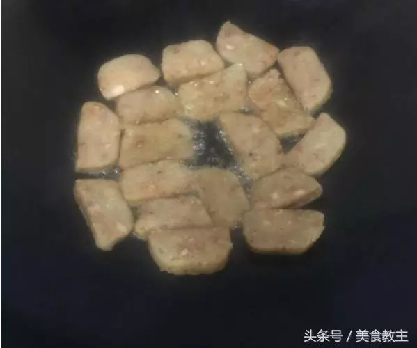 老媽自製土豆粿,做法超簡單,比蘿蔔糕還要好吃,很多人都沒吃過!