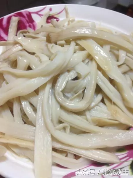 我們家常做這道菜,孩子吃了長個快,女人吃了皮膚好!嫩滑入味,超級好吃!