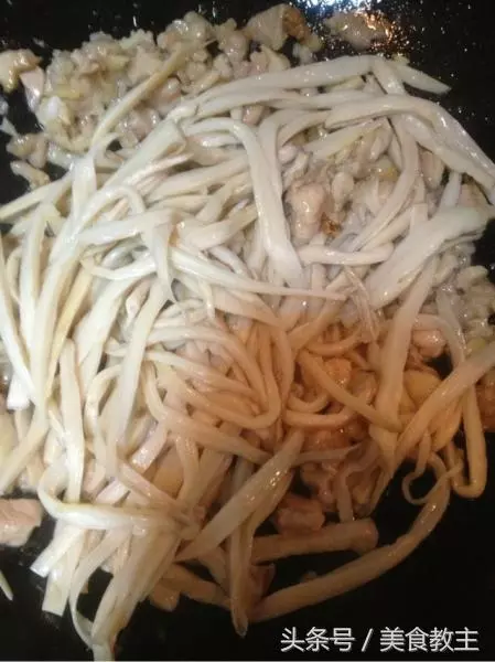 我們家常做這道菜,孩子吃了長個快,女人吃了皮膚好!嫩滑入味,超級好吃!